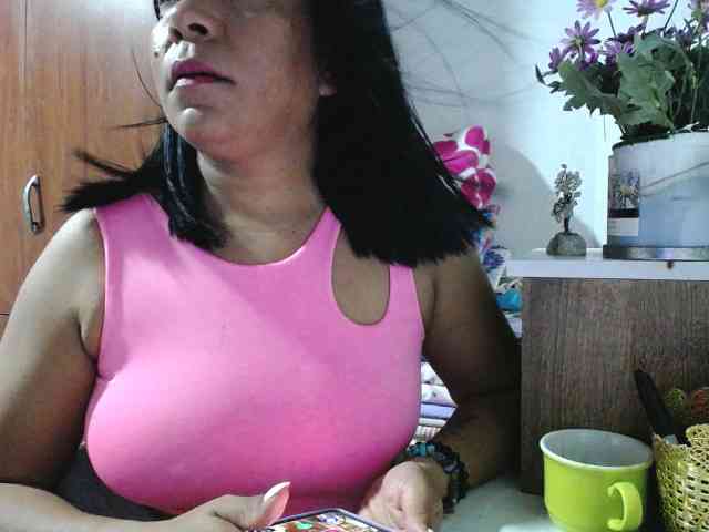 pregnantsaraxxx webcam