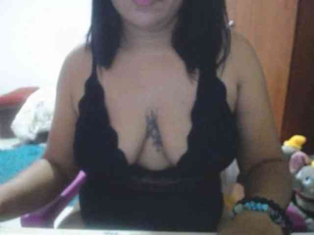 pregnantsaraxxx webcam