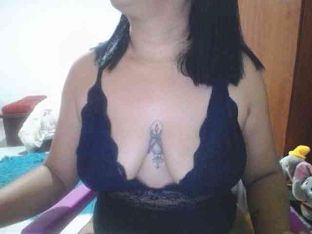 pregnantsaraxxx webcam