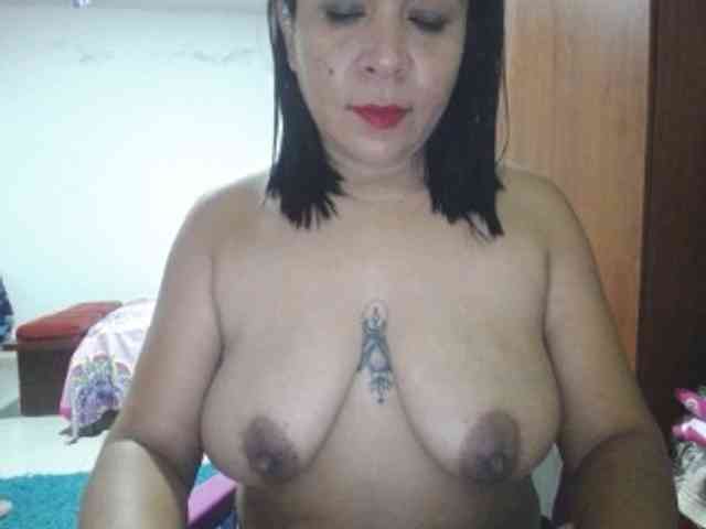 pregnantsaraxxx webcam