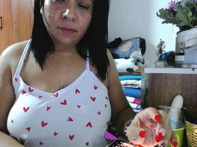 pregnantsaraxxx webcam