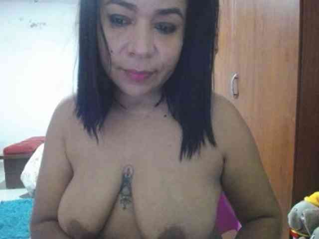 pregnantsaraxxx webcam