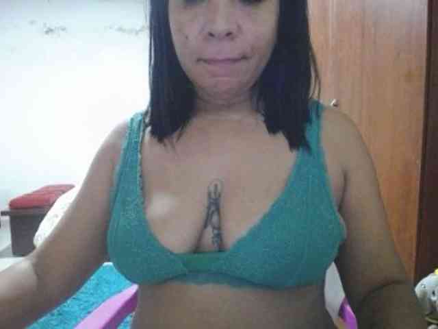 pregnantsaraxxx webcam