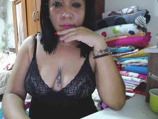 pregnantsaraxxx webcam