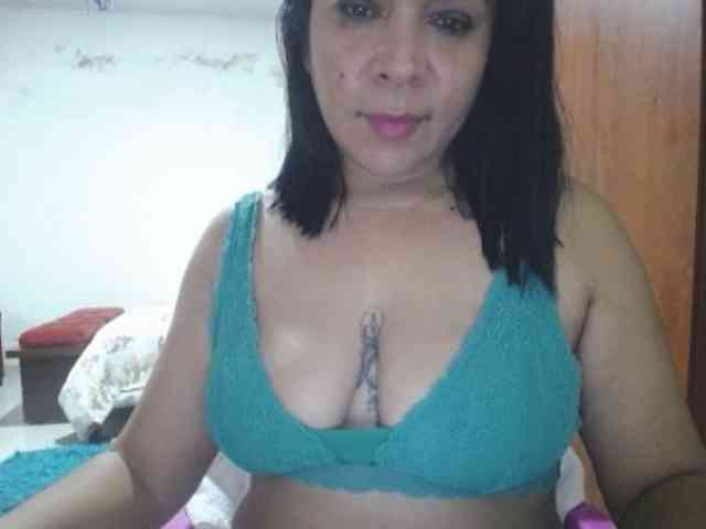 pregnantsaraxxx webcam