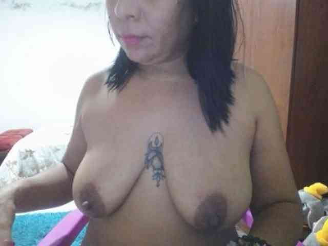 pregnantsaraxxx webcam