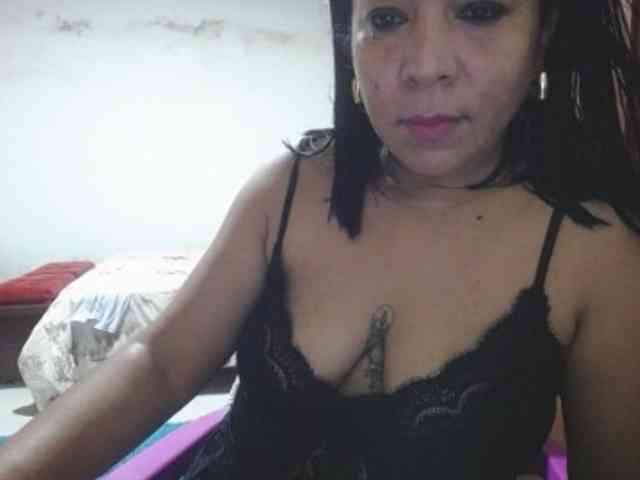 pregnantsaraxxx webcam