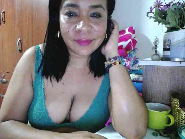 pregnantsaraxxx webcam