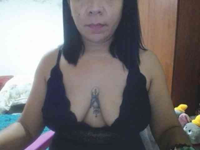 pregnantsaraxxx webcam