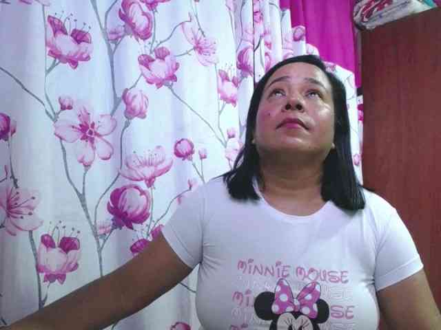 pregnantsaraxxx webcam