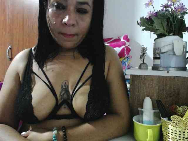 pregnantsaraxxx webcam
