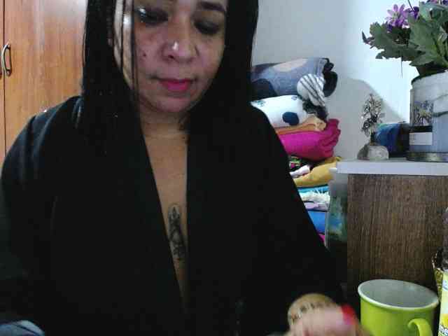 pregnantsaraxxx webcam