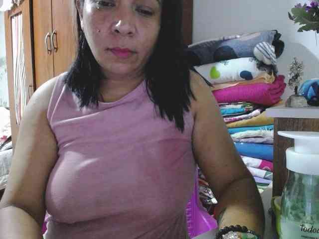 pregnantsaraxxx webcam