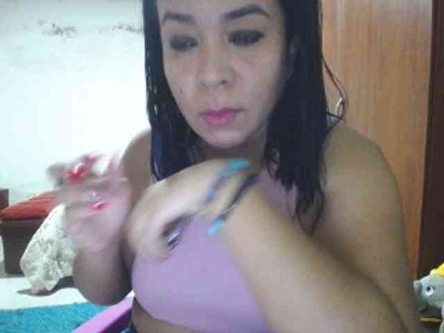 pregnantsaraxxx webcam
