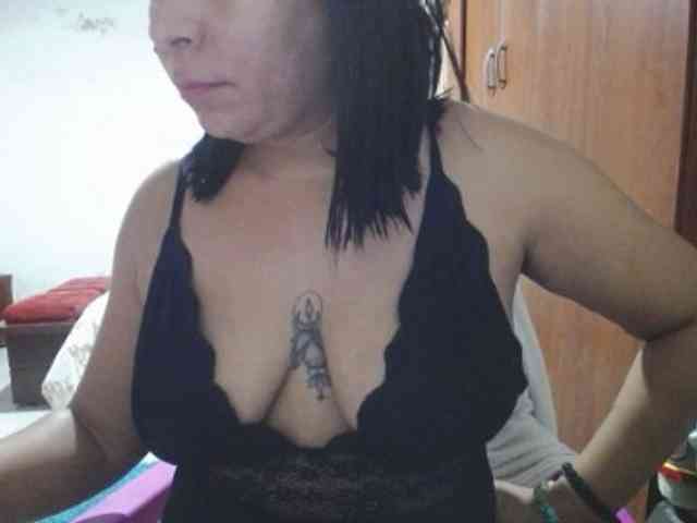 pregnantsaraxxx webcam