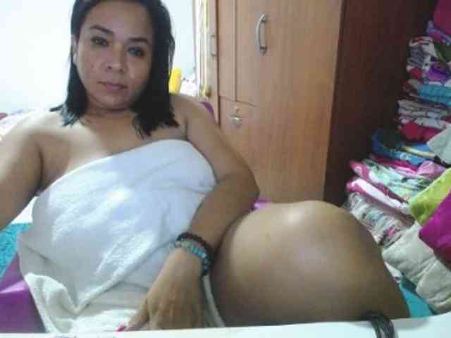 pregnantsaraxxx webcam