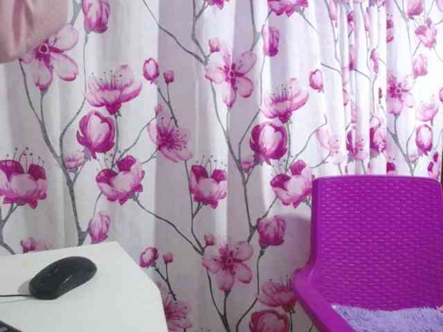 pregnantsaraxxx webcam