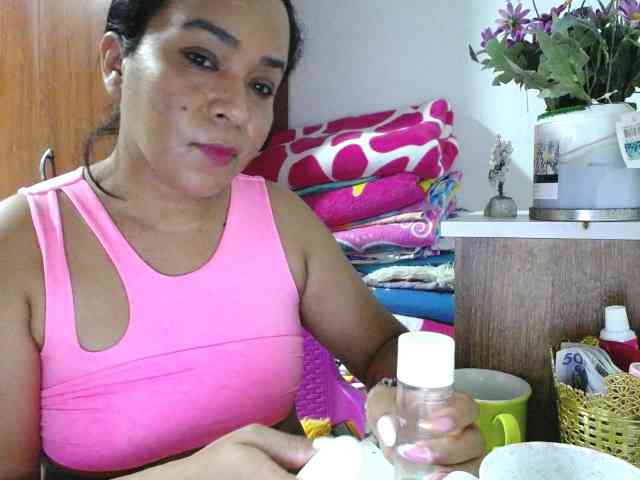 pregnantsaraxxx webcam