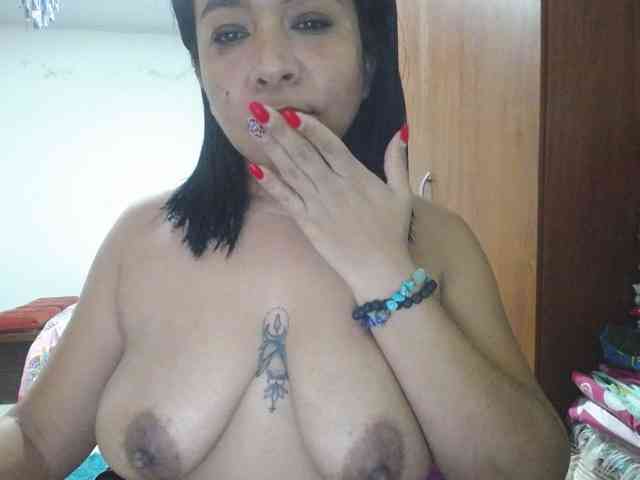 pregnantsaraxxx webcam
