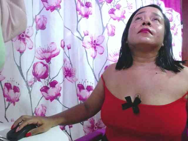 pregnantsaraxxx pregnantsaraxxx