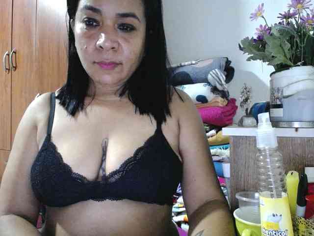pregnantsaraxxx pregnantsaraxxx