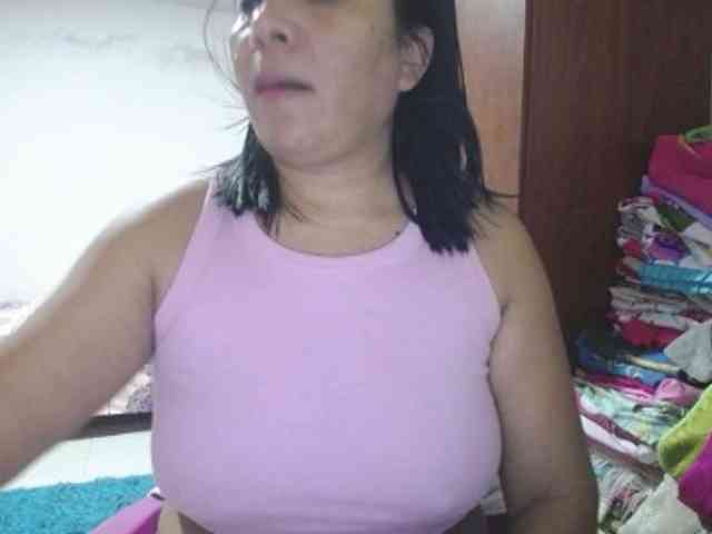 pregnantsaraxxx webcam