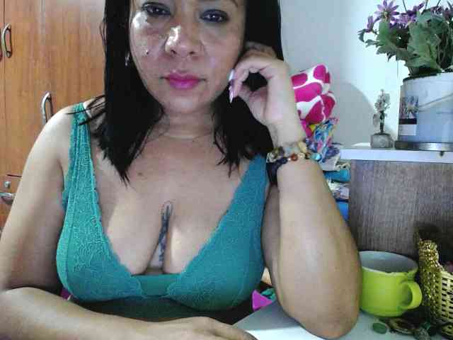 pregnantsaraxxx webcam