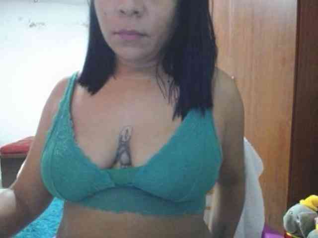 pregnantsaraxxx webcam