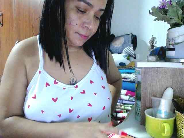 pregnantsaraxxx webcam