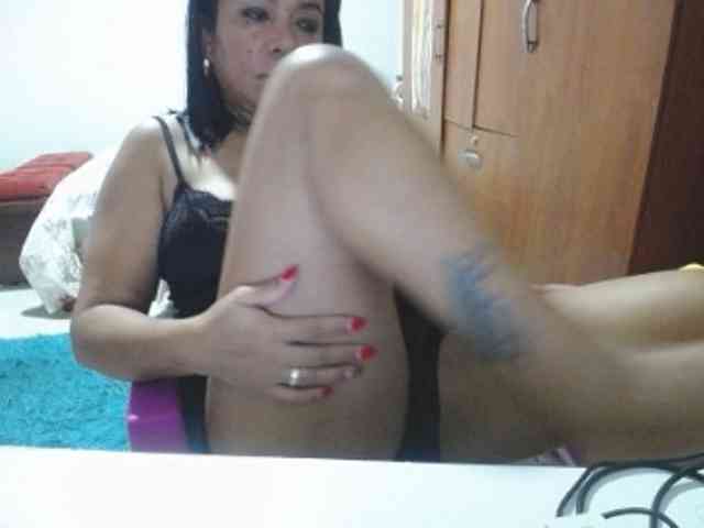 pregnantsaraxxx webcam