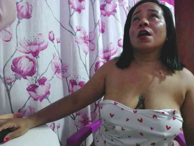 pregnantsaraxxx webcam