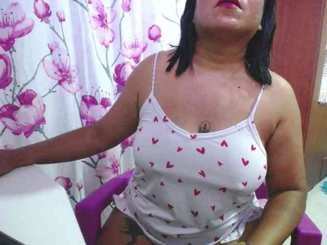 pregnantsaraxxx webcam