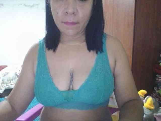 pregnantsaraxxx webcam