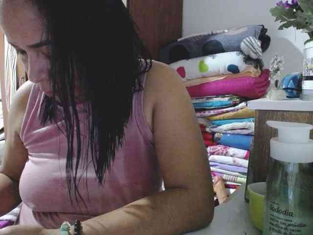 pregnantsaraxxx webcam