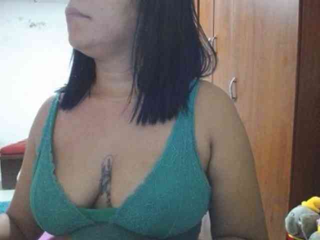 pregnantsaraxxx webcam