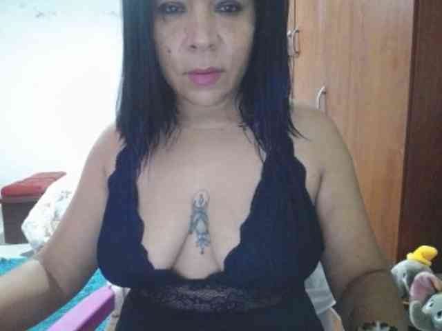 pregnantsaraxxx webcam