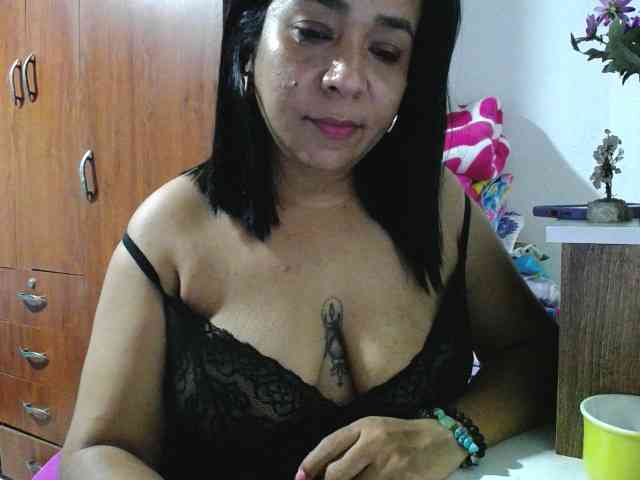 pregnantsaraxxx webcam