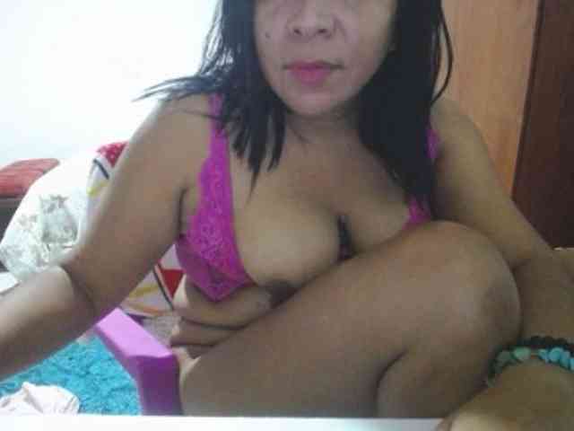 pregnantsaraxxx webcam