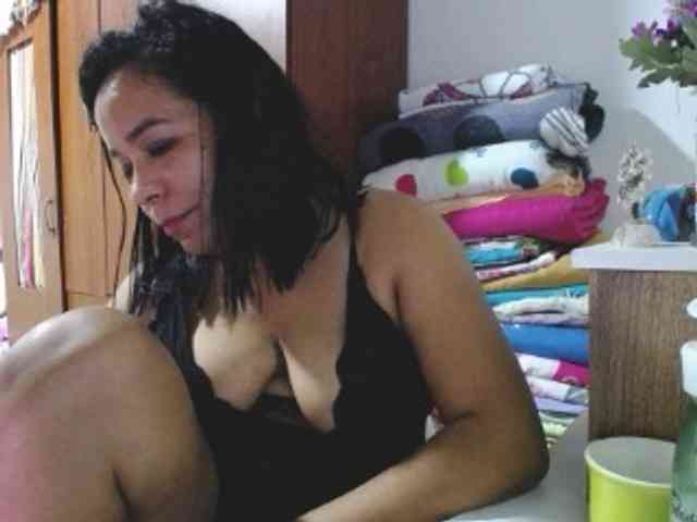 pregnantsaraxxx webcam