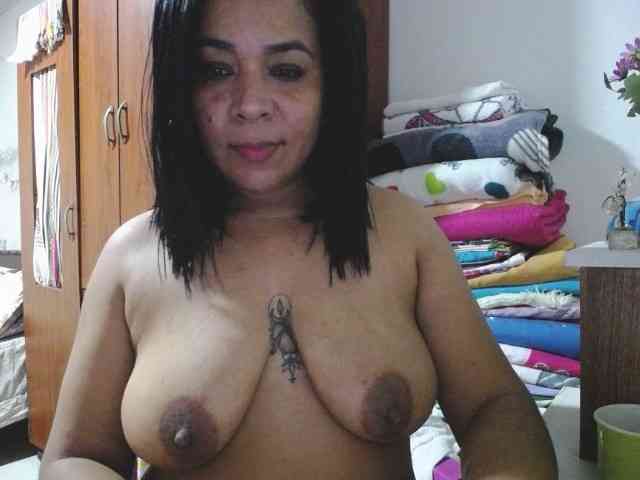 pregnantsaraxxx webcam