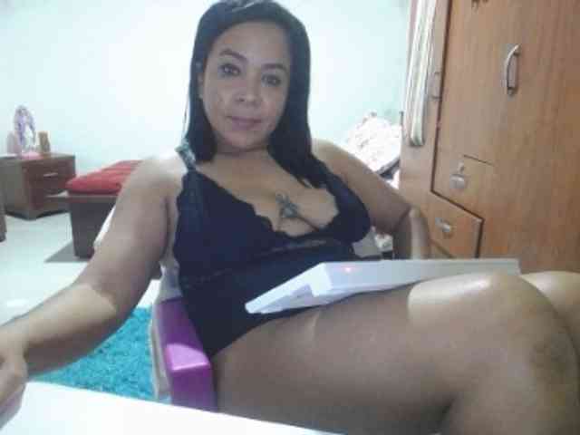 pregnantsaraxxx webcam