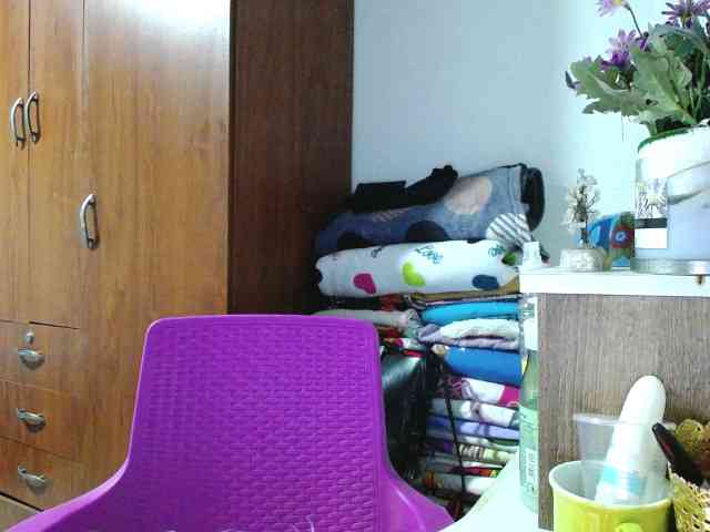 pregnantsaraxxx webcam