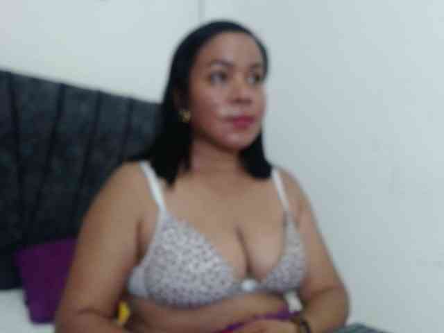 pregnantsaraxxx pregnantsaraxxx