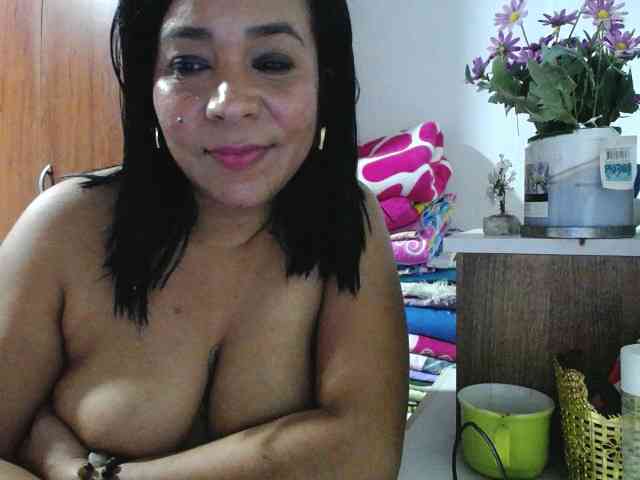 pregnantsaraxxx webcam