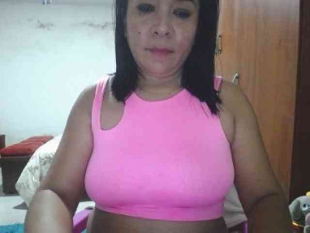 pregnantsaraxxx webcam