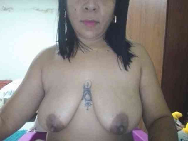 pregnantsaraxxx webcam