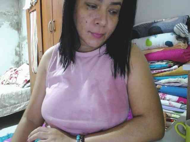 pregnantsaraxxx webcam