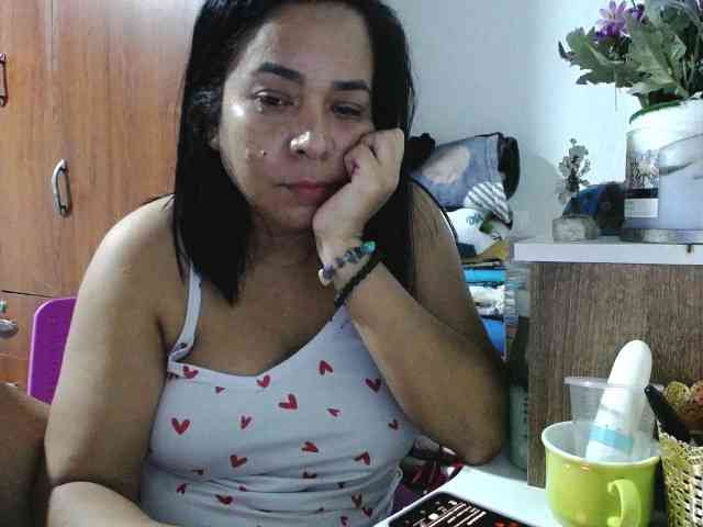 pregnantsaraxxx webcam
