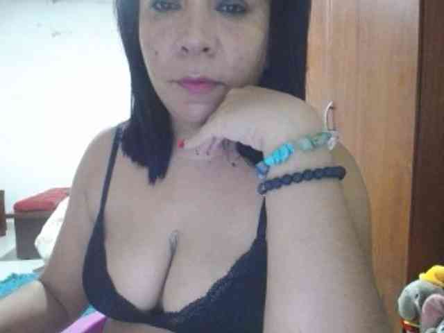 pregnantsaraxxx webcam