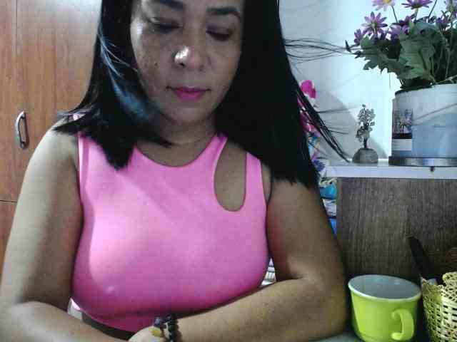 pregnantsaraxxx webcam